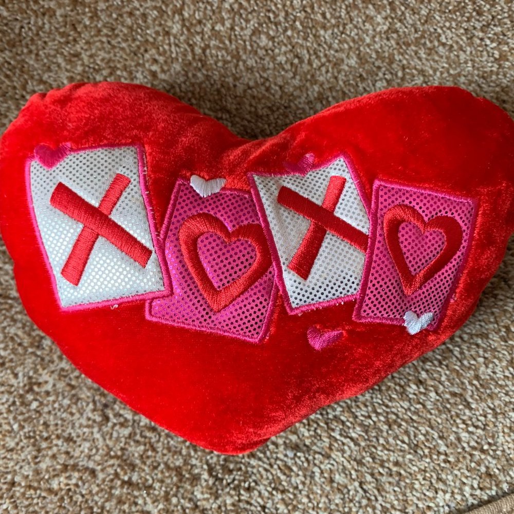 Small red XOXO VALINTINE pillow